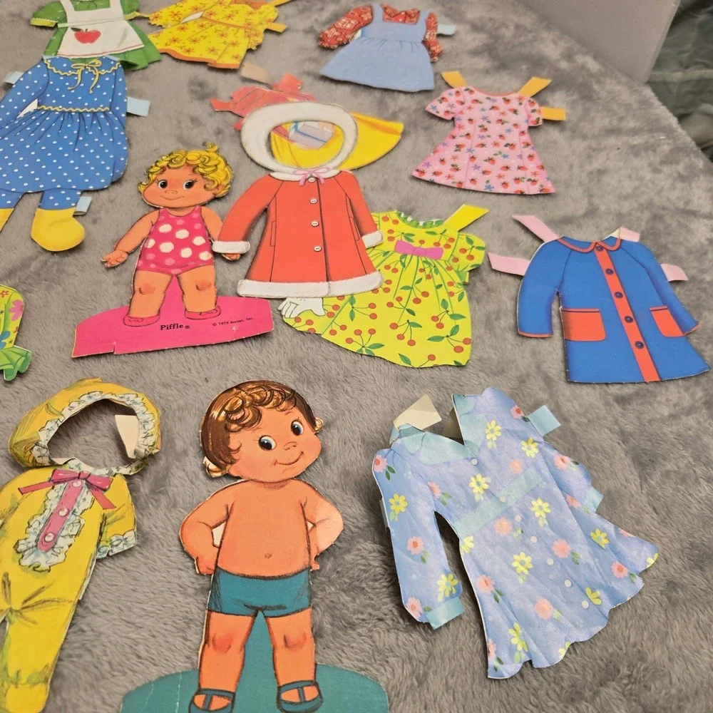 Vintage 1974 Whitman Mrs Beasley Paper Doll Family Affair 24 Piece Wardrobe Box